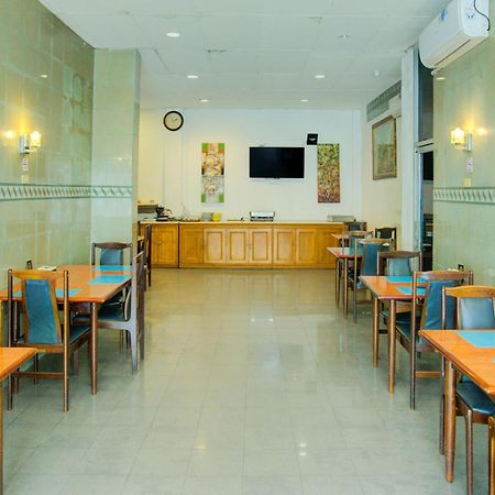 Townhouse Oak Palembang Near Jembatan Ampera Formerly Azzura Hotel エクステリア 写真