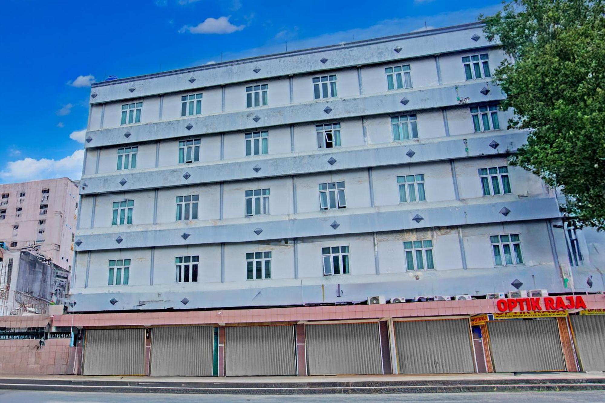 Townhouse Oak Palembang Near Jembatan Ampera Formerly Azzura Hotel エクステリア 写真