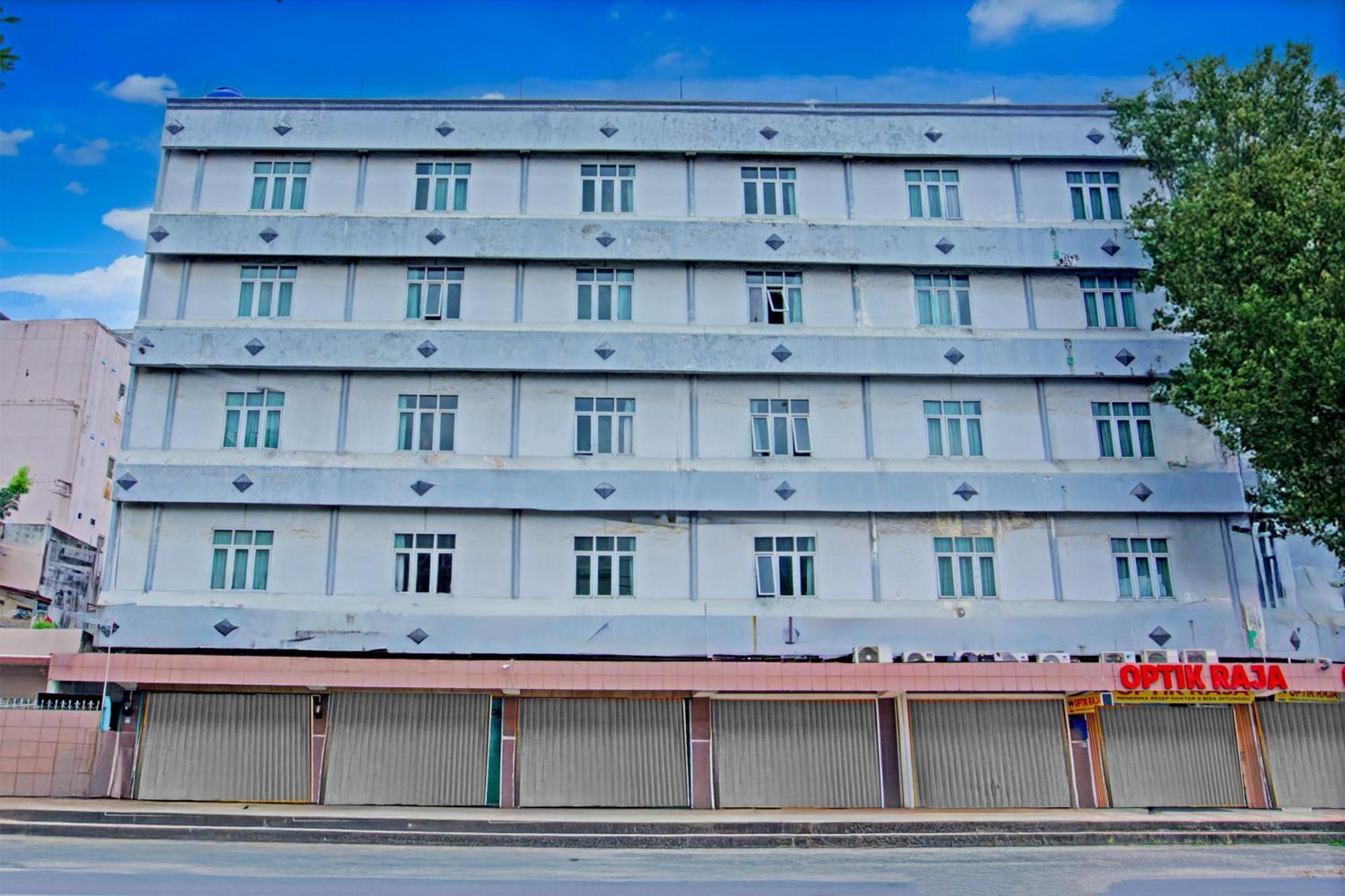 Townhouse Oak Palembang Near Jembatan Ampera Formerly Azzura Hotel エクステリア 写真