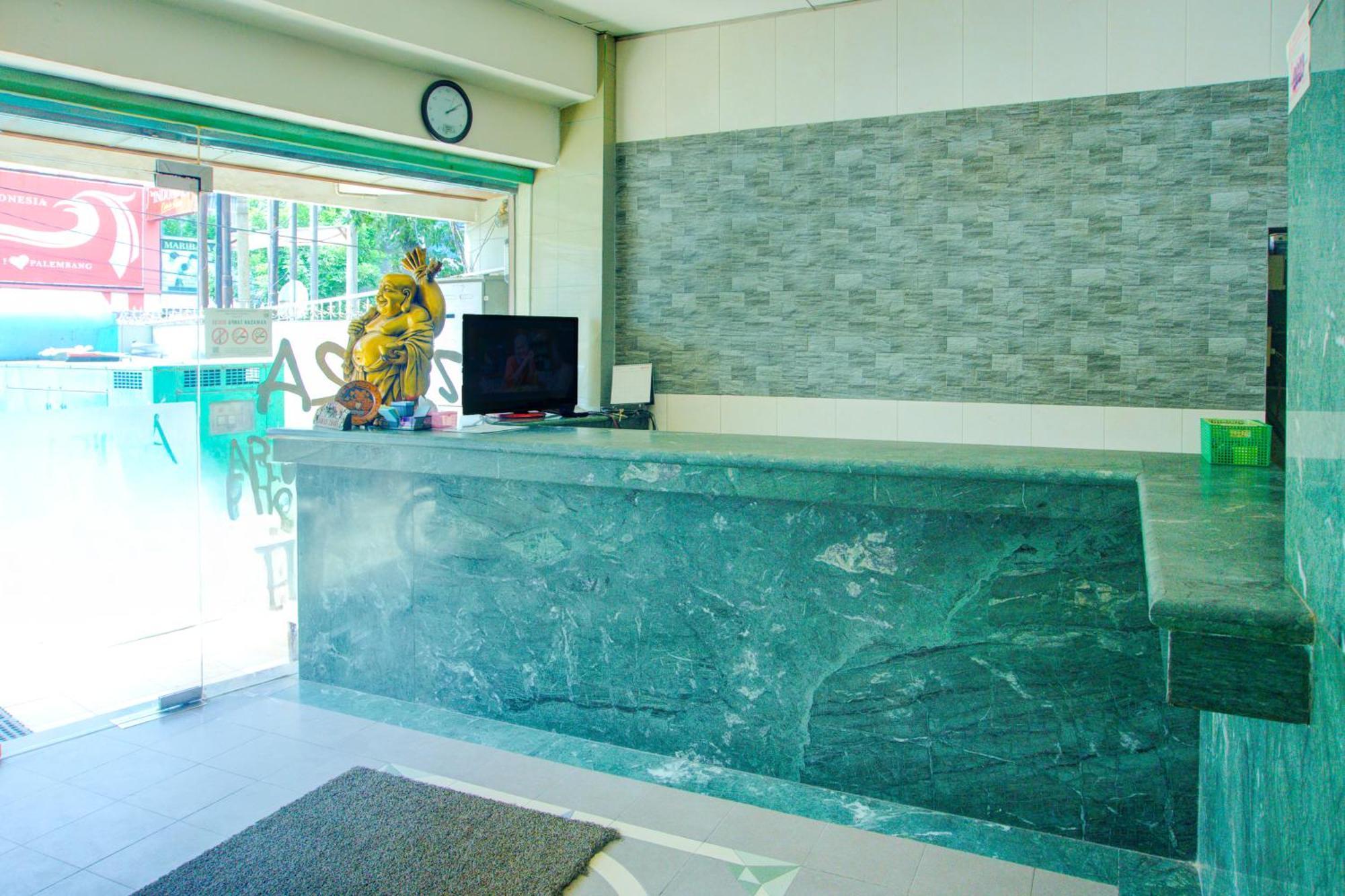 Townhouse Oak Palembang Near Jembatan Ampera Formerly Azzura Hotel エクステリア 写真