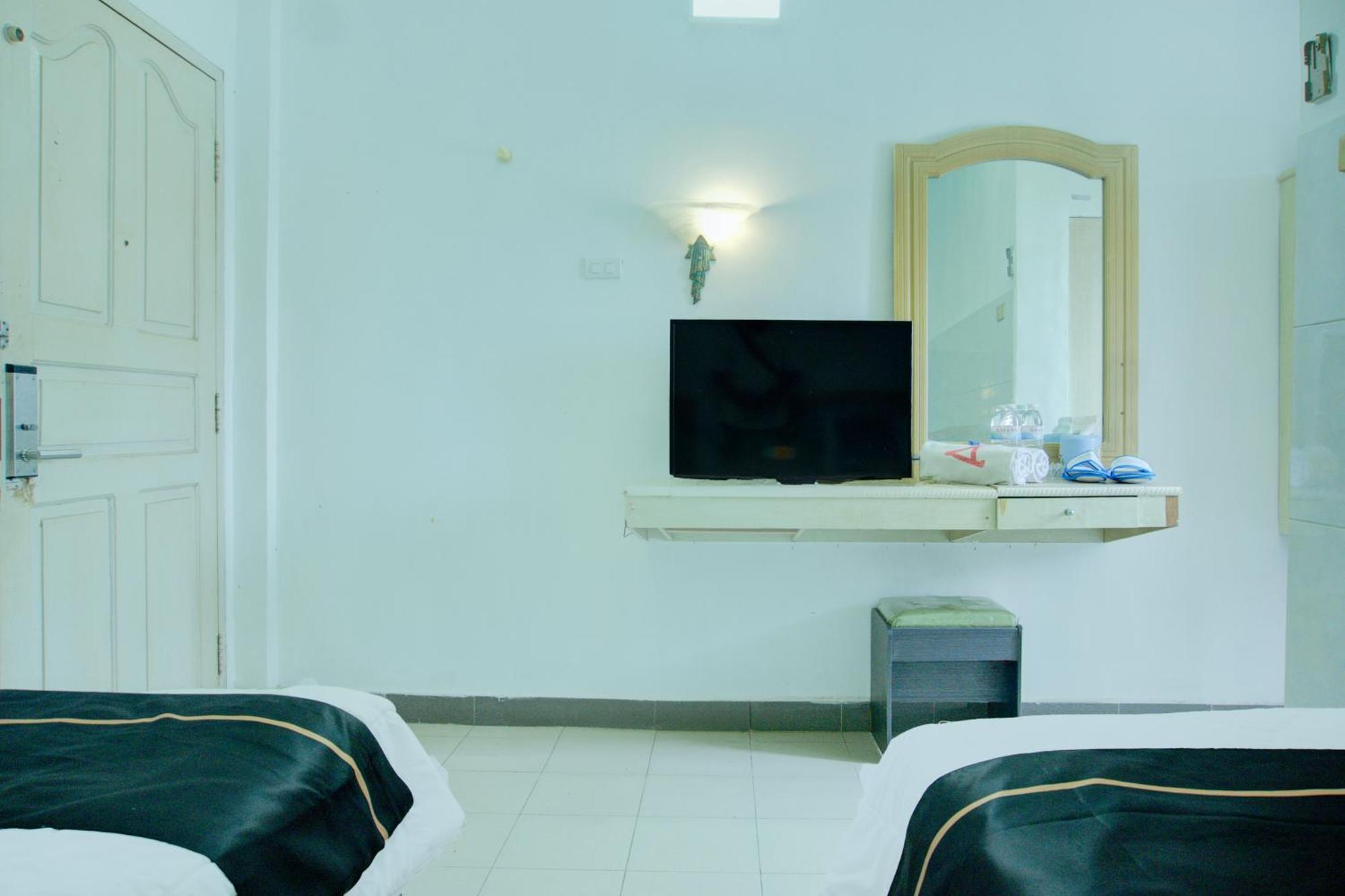 Townhouse Oak Palembang Near Jembatan Ampera Formerly Azzura Hotel エクステリア 写真