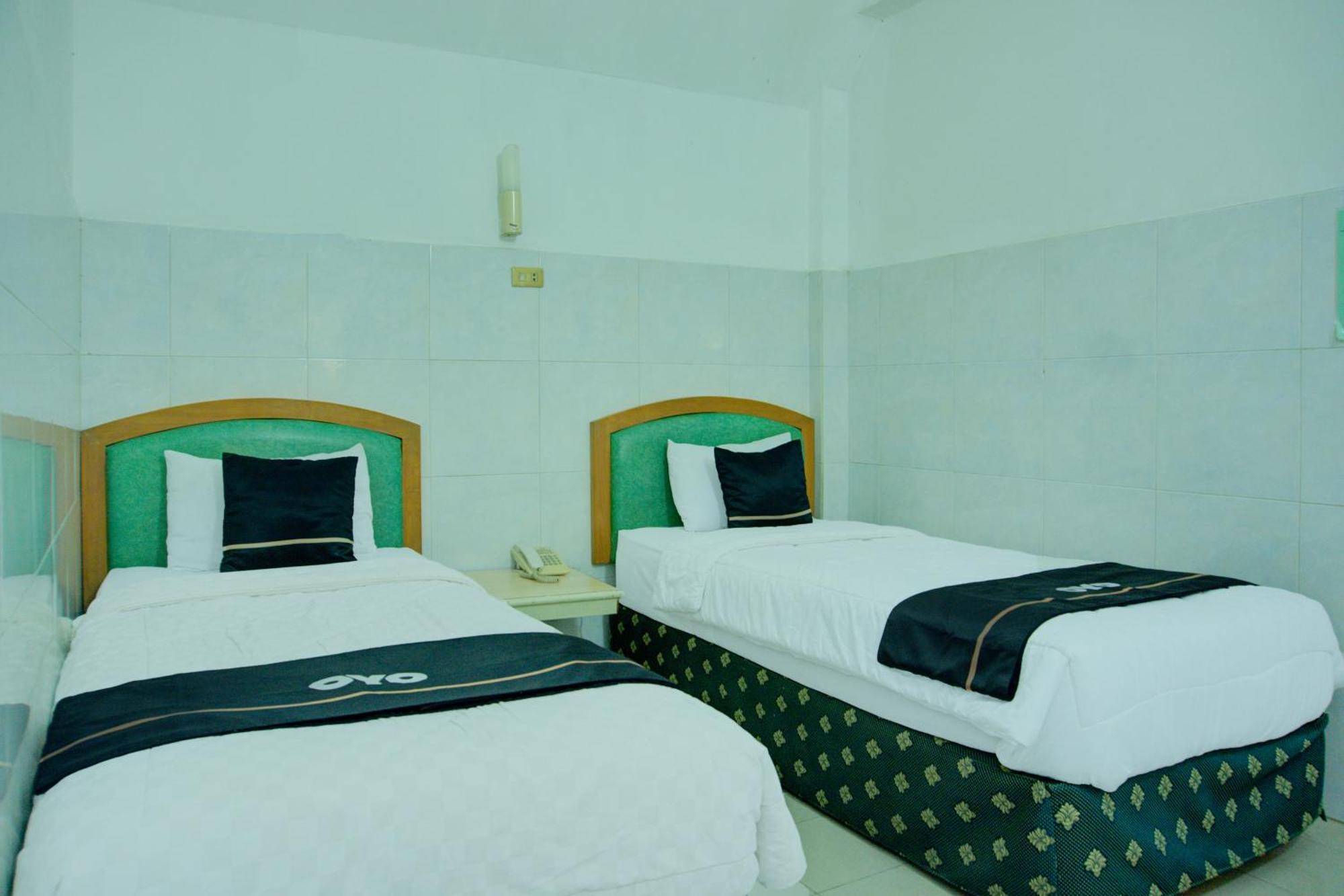 Townhouse Oak Palembang Near Jembatan Ampera Formerly Azzura Hotel エクステリア 写真