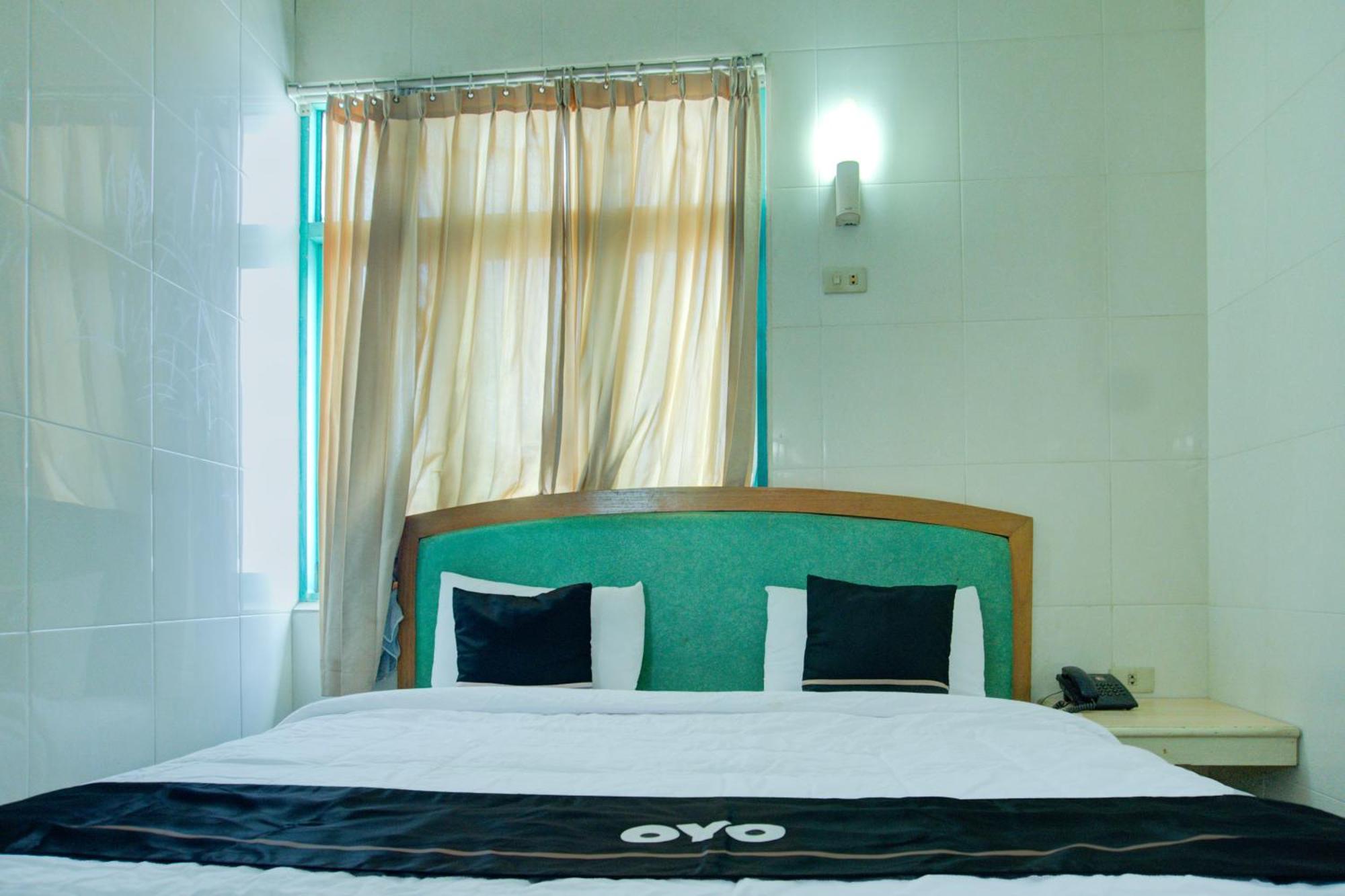 Townhouse Oak Palembang Near Jembatan Ampera Formerly Azzura Hotel エクステリア 写真