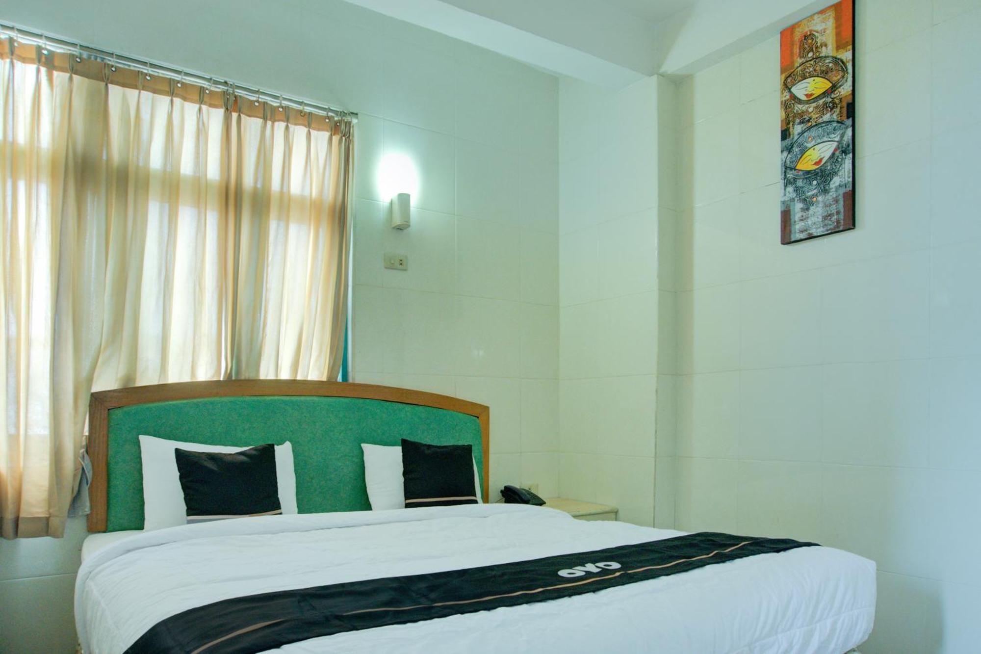 Townhouse Oak Palembang Near Jembatan Ampera Formerly Azzura Hotel エクステリア 写真