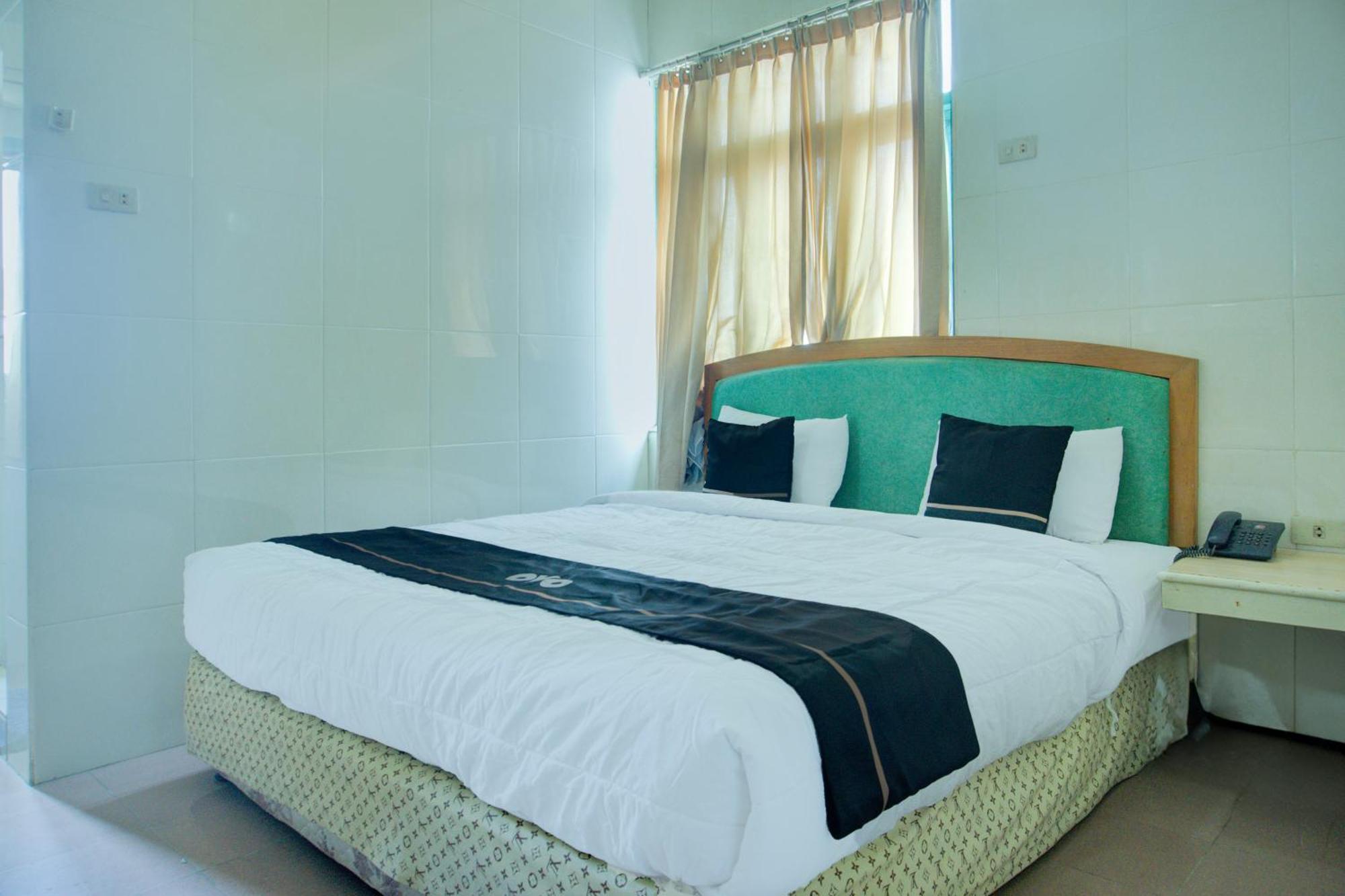 Townhouse Oak Palembang Near Jembatan Ampera Formerly Azzura Hotel エクステリア 写真