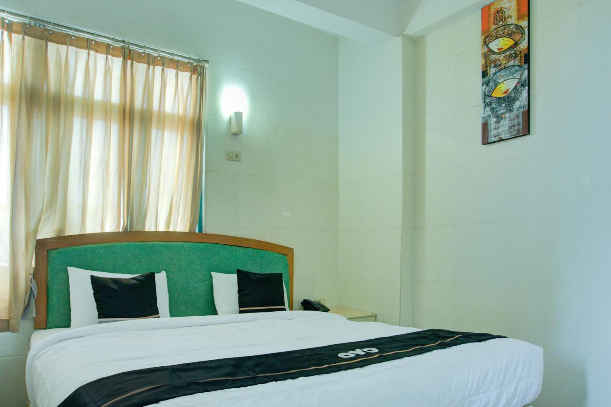 Townhouse Oak Palembang Near Jembatan Ampera Formerly Azzura Hotel エクステリア 写真