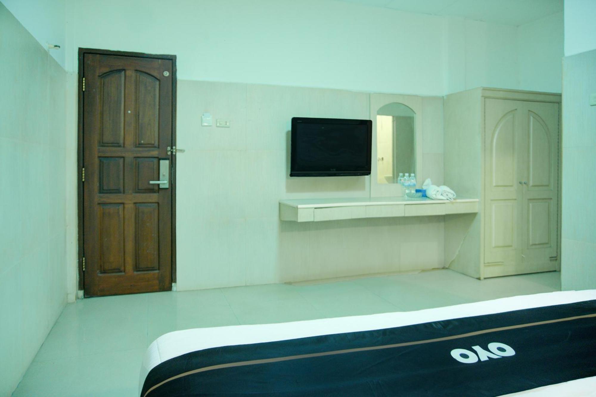 Townhouse Oak Palembang Near Jembatan Ampera Formerly Azzura Hotel エクステリア 写真